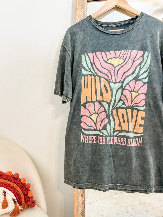 CURVY/REG Wild Love Floral Graphic Tee