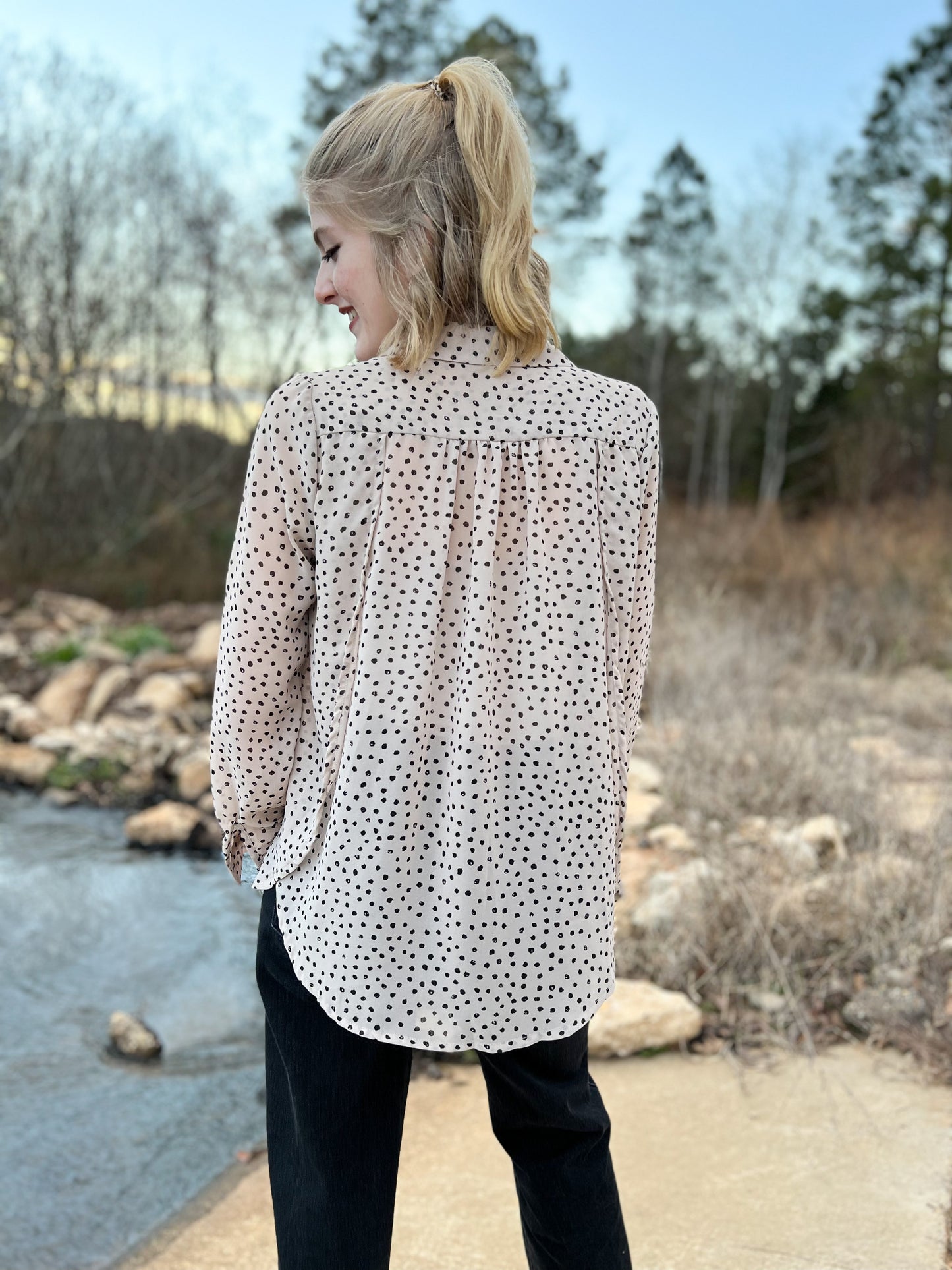 CURVY/REG Mocha Dot Blouse